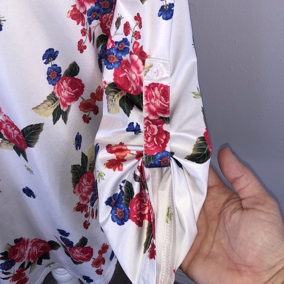 ☀️ Silky floral blouse - Picture 3 of 7